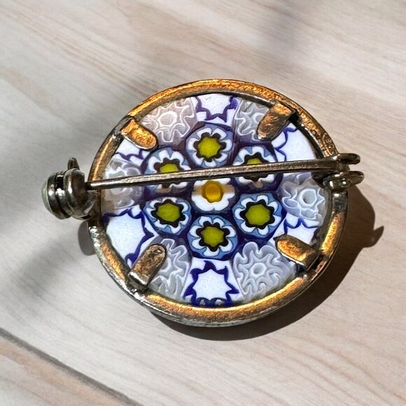 Vintage Small Millefiori Design Pin Brooch Round Collectible 3/4 inch - Picture 2 of 2